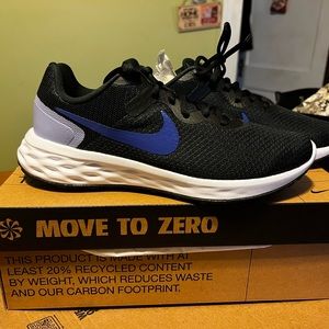 Nike Revolution 6